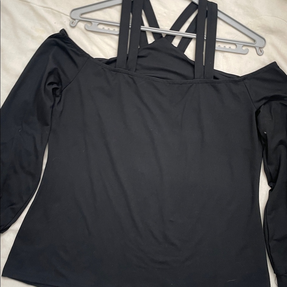 Elegant Black Women's strappy Neck Top with Heart Design ๐ - Picture 7 of 11